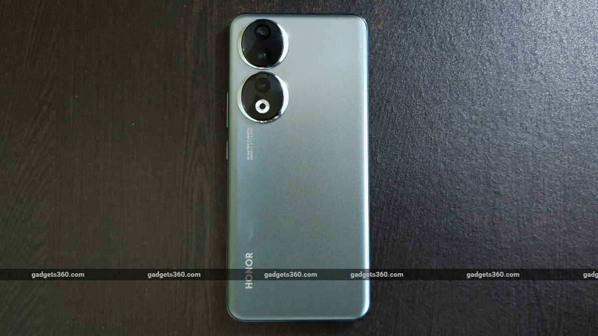चाइनीज स्मार्टफोन मार्केट में Honor का दबदबा, Oppo और Apple को बड़े मार्जिन से पीछे किया